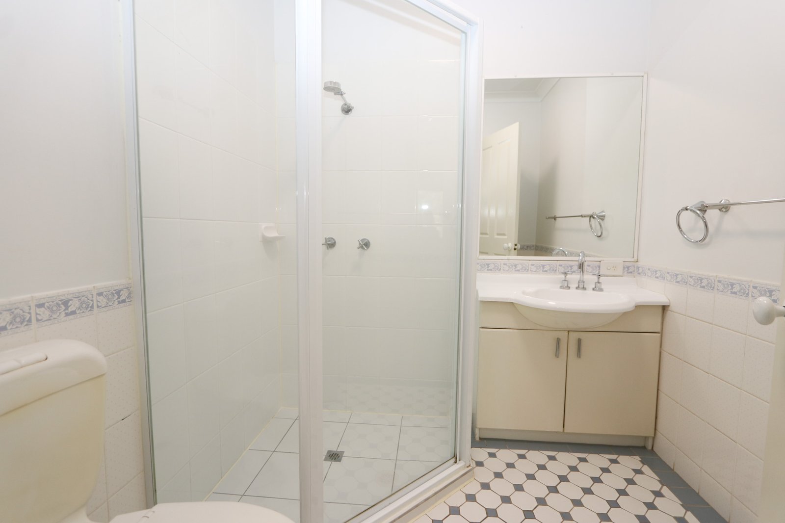 2/18 Doyalson Place HELENSVALE 11