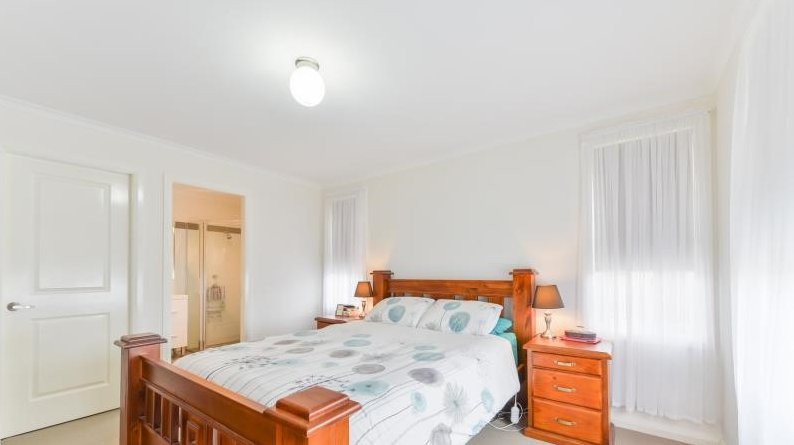 2/18 Fishermans Place TAMWORTH 4