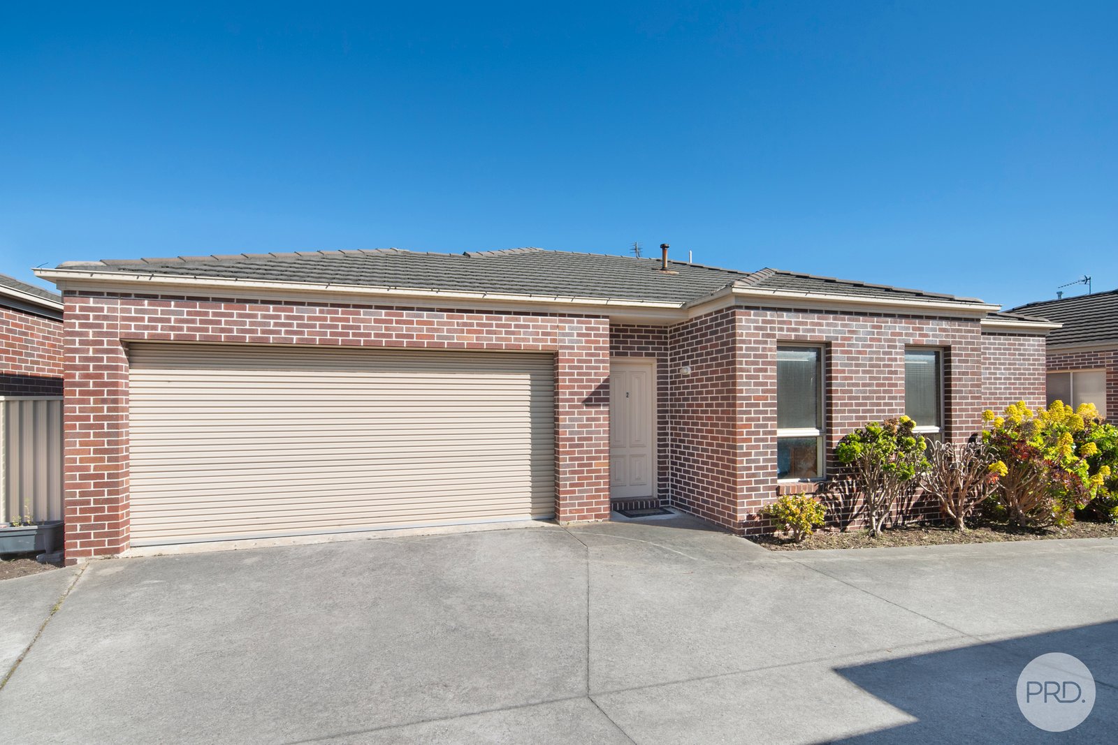 2/18 Gale Street CANADIAN 1