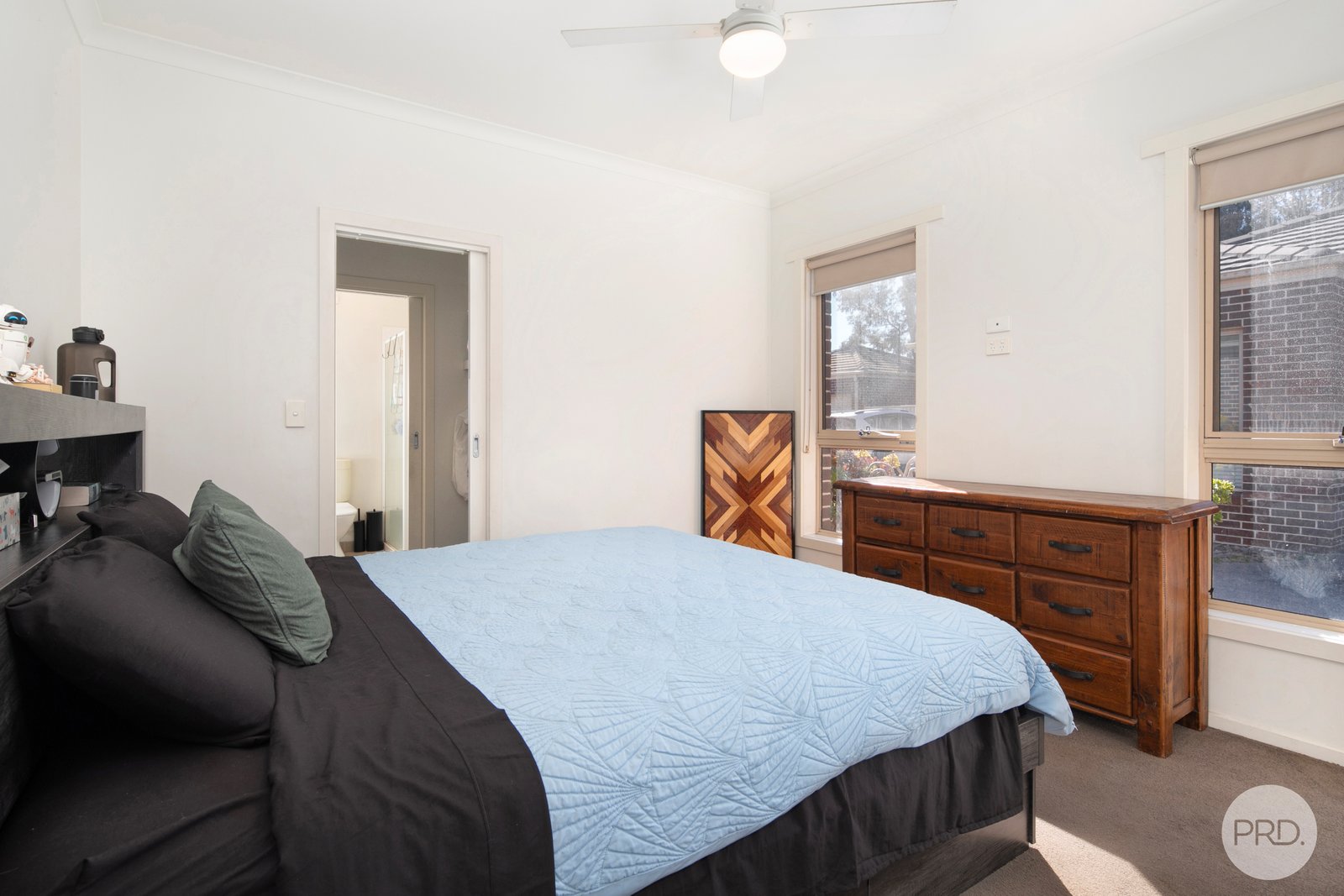 2/18 Gale Street CANADIAN 2