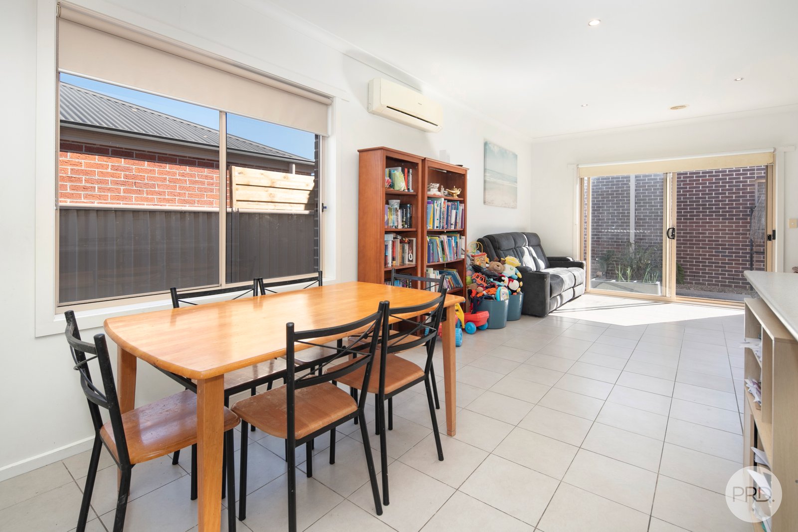 2/18 Gale Street CANADIAN 7