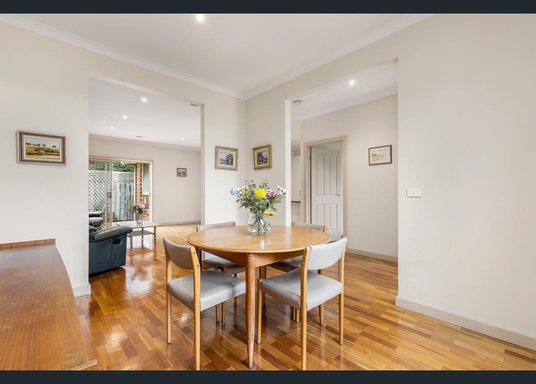 Gallery: 2/18 Glenola Road