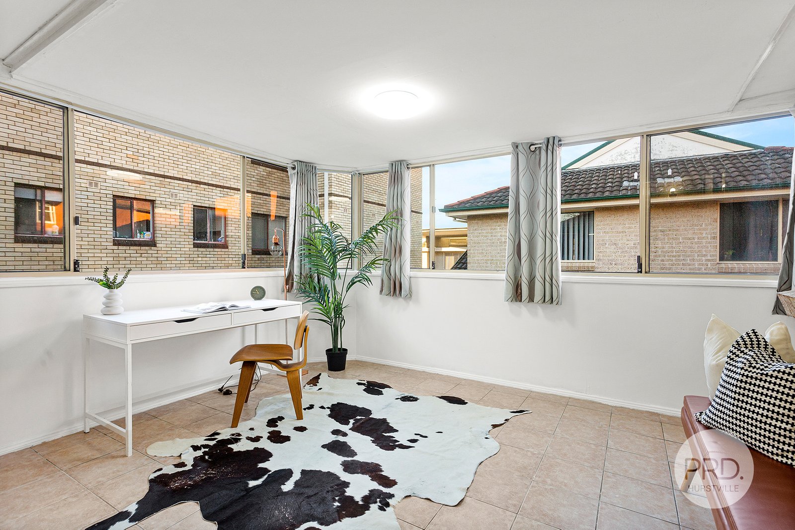 2/18 Gloucester Road HURSTVILLE 4