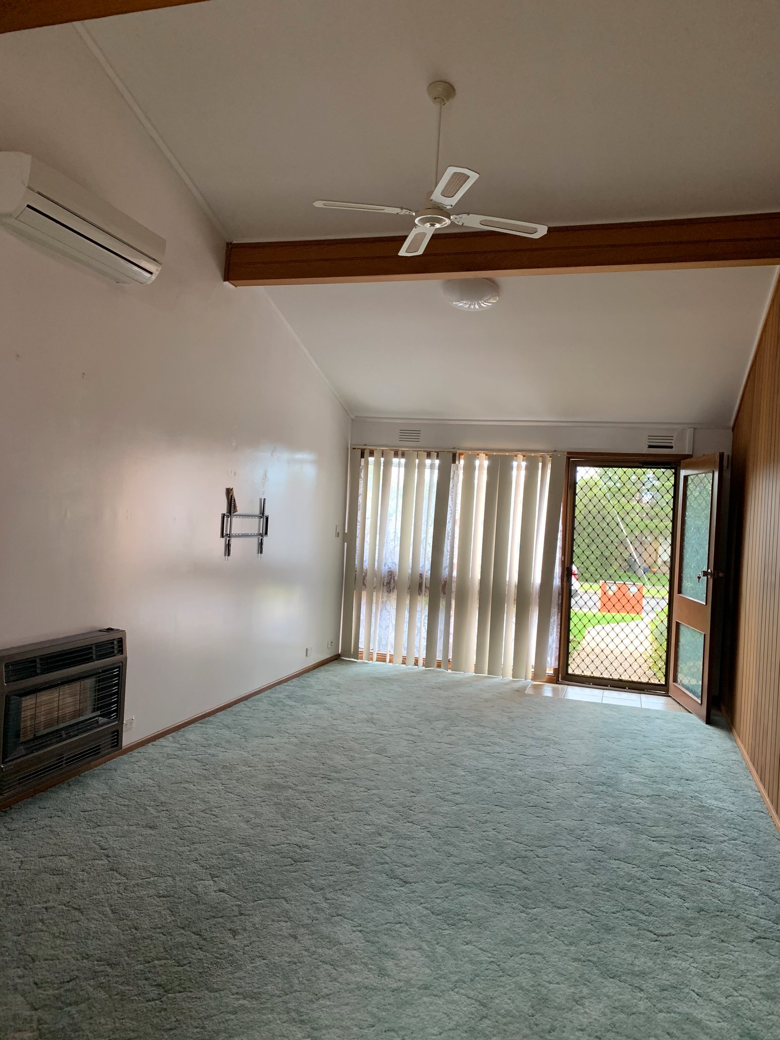 Gallery: 2/18 Hereford Drive