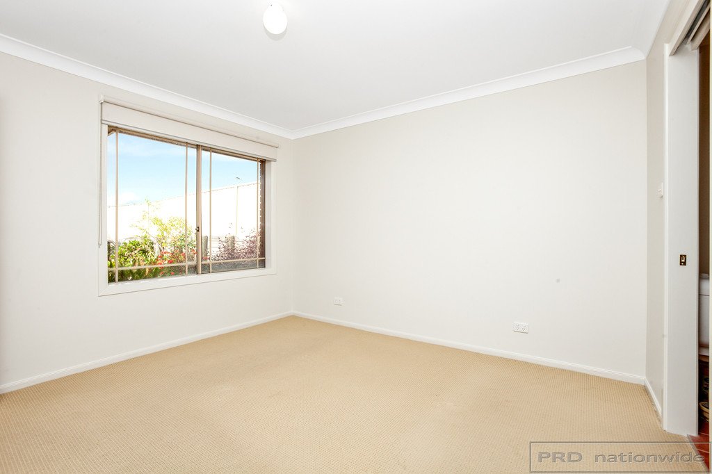 2/18 Jenna Drive RAWORTH 6