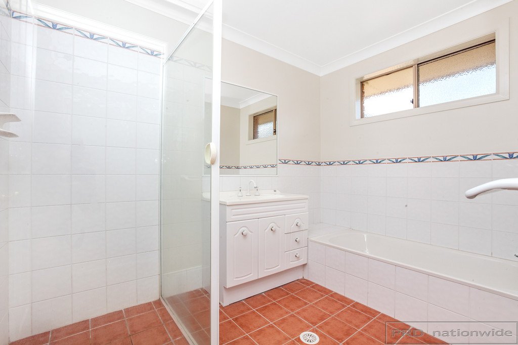 2/18 Jenna Drive RAWORTH 9