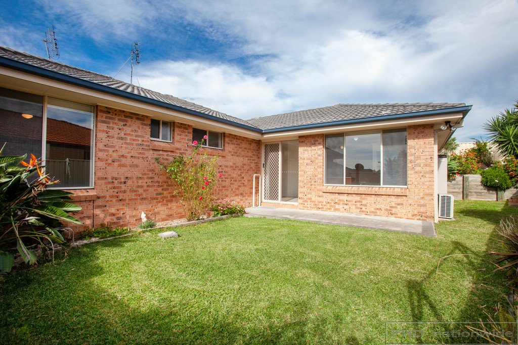 2/18 Jenna Drive RAWORTH 17
