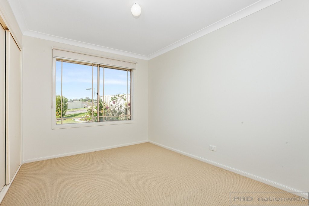 2/18 Jenna Drive RAWORTH 21