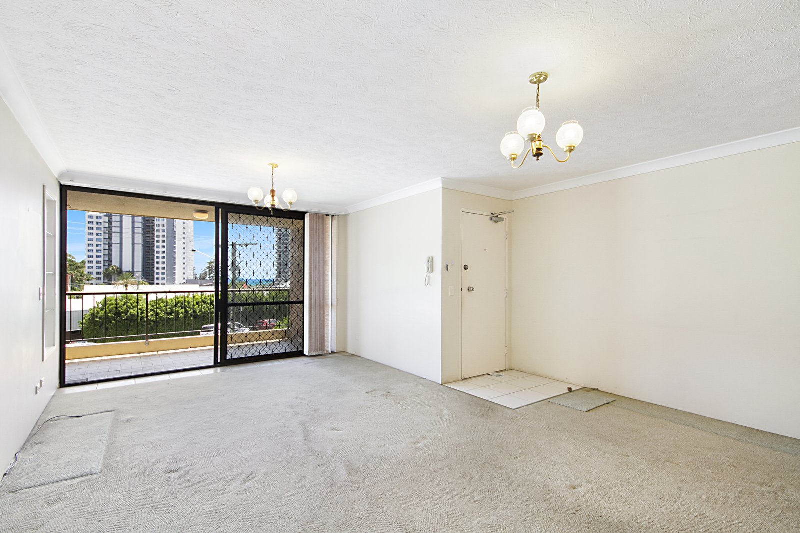 2/18 Lanham Street COOLANGATTA 3
