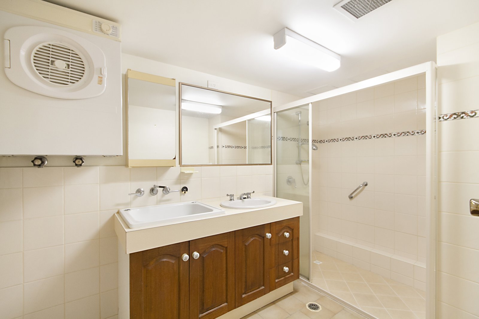 2/18 Lanham Street COOLANGATTA 8