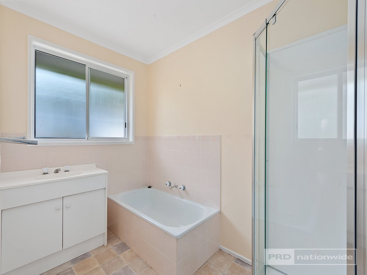 2/18 Longley Court GLENORCHY 7