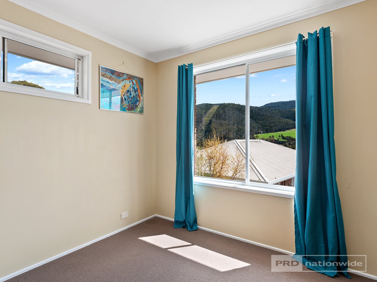 2/18 Longley Court GLENORCHY 8