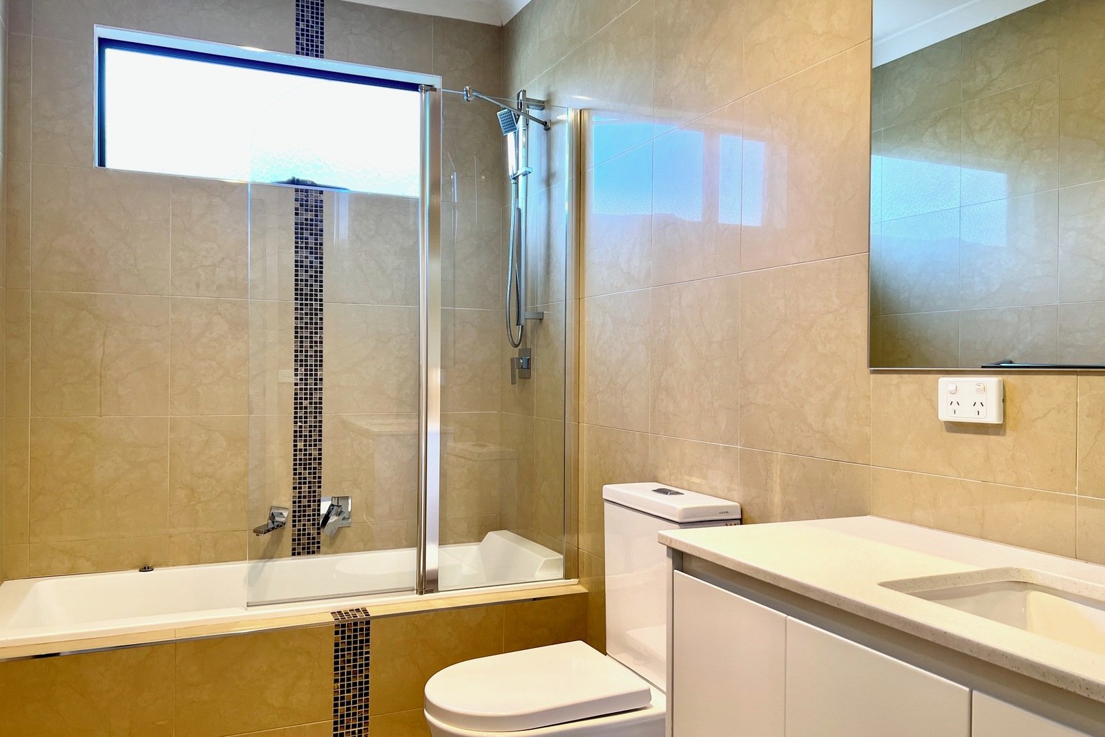 2/18 Lorne Parade, Mont Albert, 3127