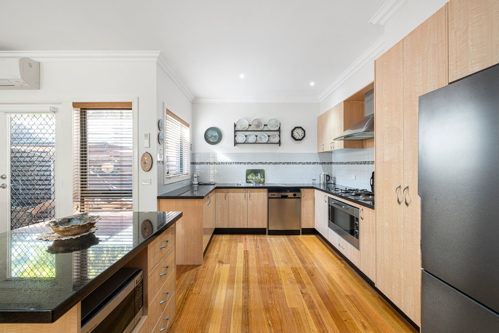 Gallery: 2/18 Naples Road