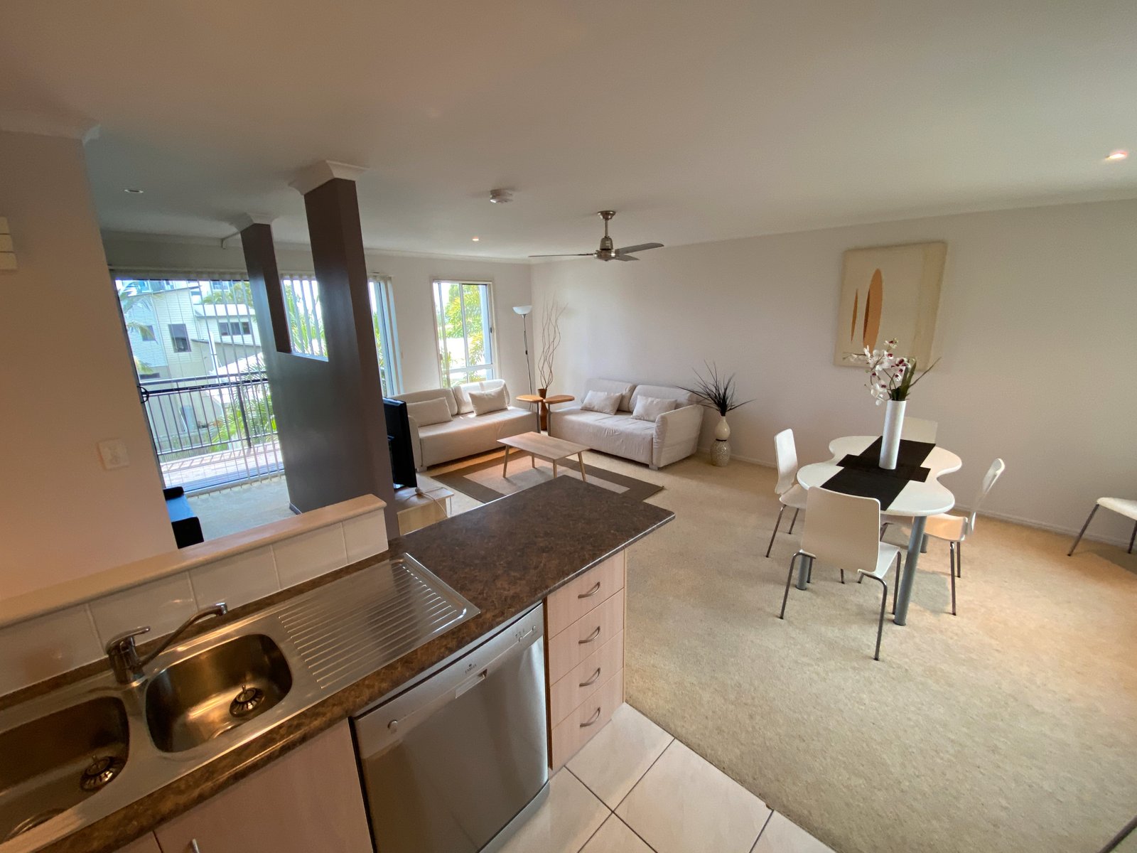 2/18 Pacific Avenue TANNUM SANDS 9