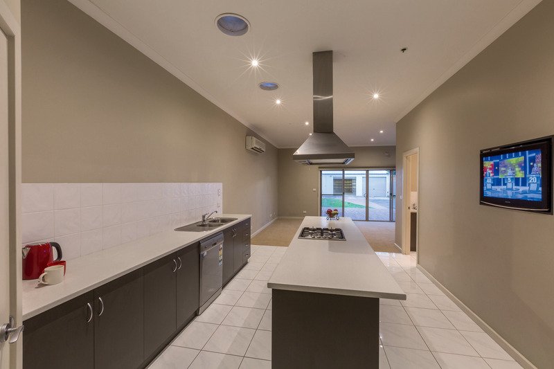 Gallery: 218 Raglan Street