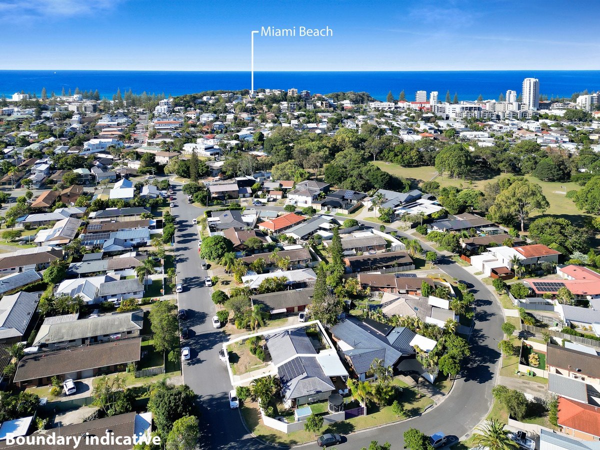 2/18 Snipe Street Miami 15