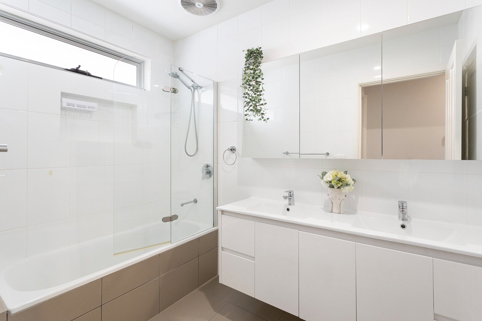 Real Estate and Property in 2/18 Somers Street, Burwood, VIC