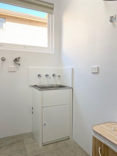 2/18 St Georges Parade HURSTVILLE 4