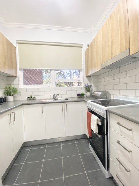 2/18 St Georges Parade HURSTVILLE 6