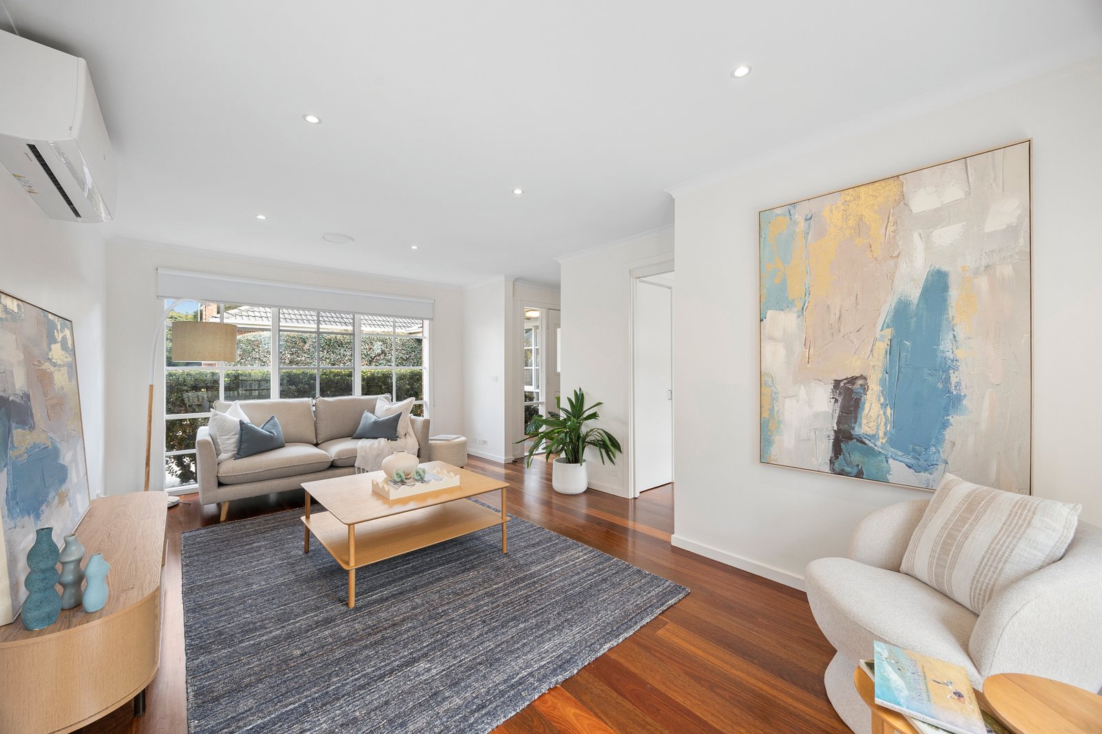 Gallery: 2/18 Wallace Crescent