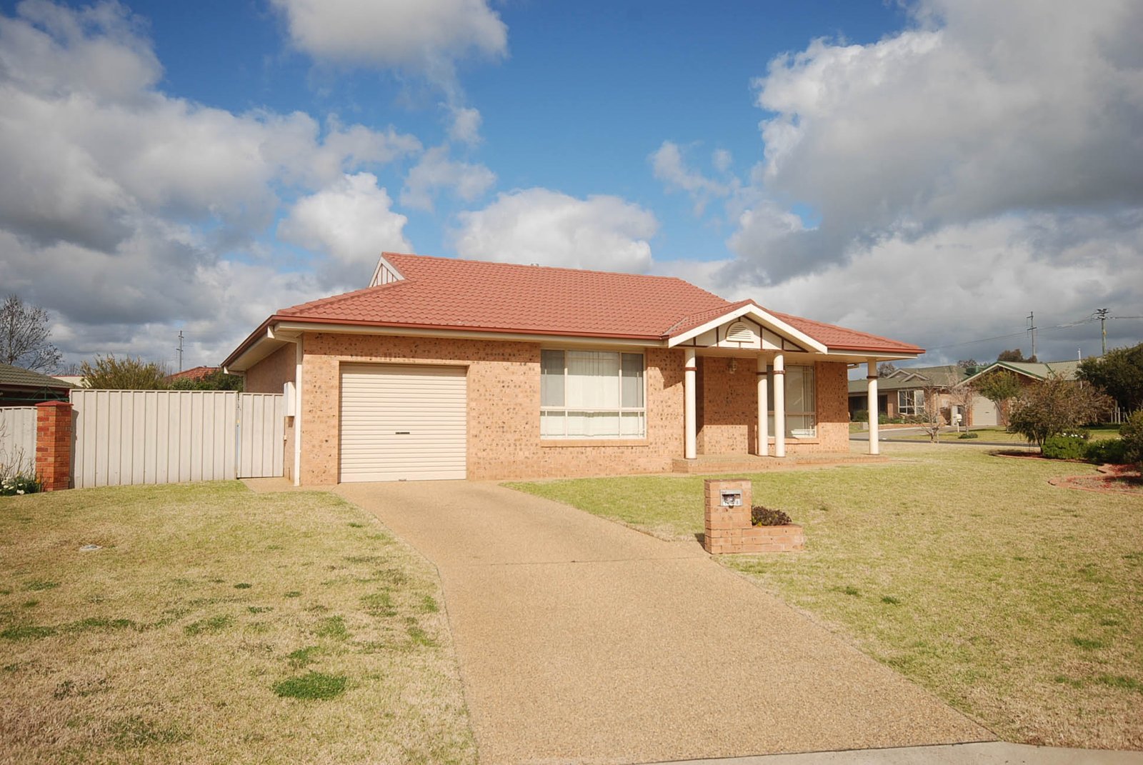 2/18 Wonkana Road GLENFIELD PARK 1