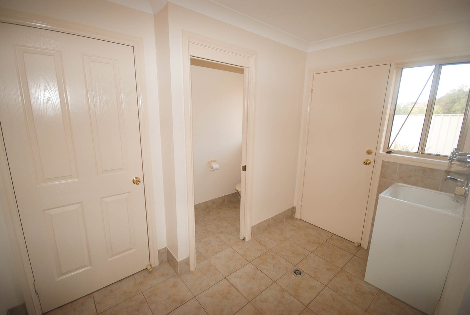 2/18 Wonkana Road GLENFIELD PARK 7