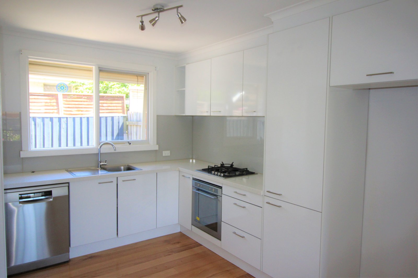 Gallery: 2/182 Weatherall Road