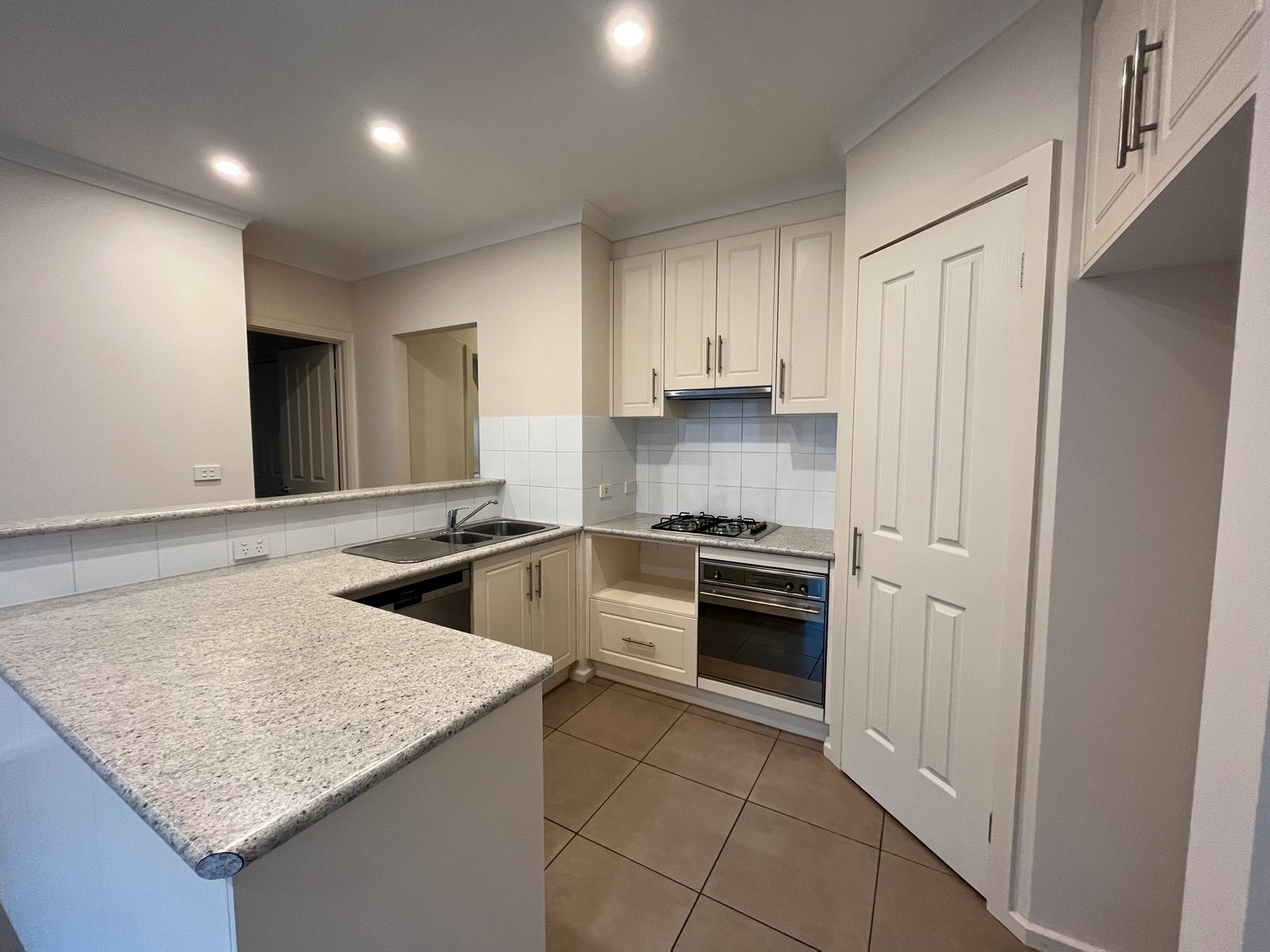 Gallery: 2/183 South Valley Road