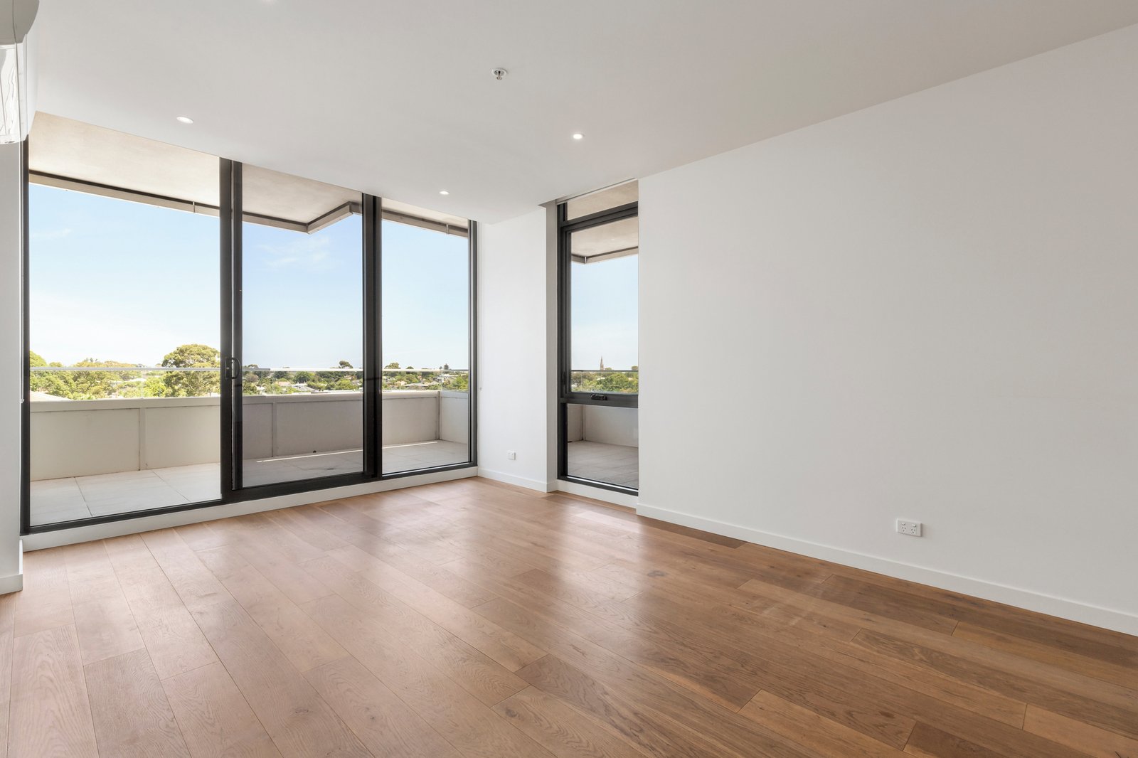 Gallery: 218/380 Bay Street