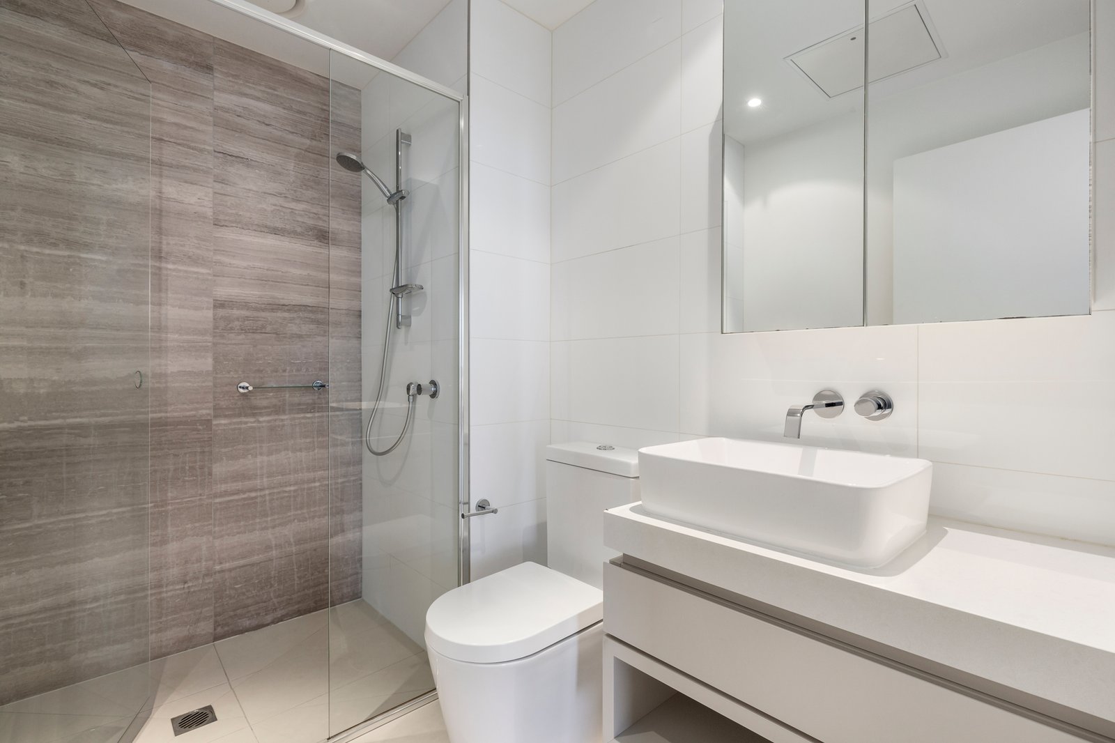 Gallery: 218/380 Bay Street