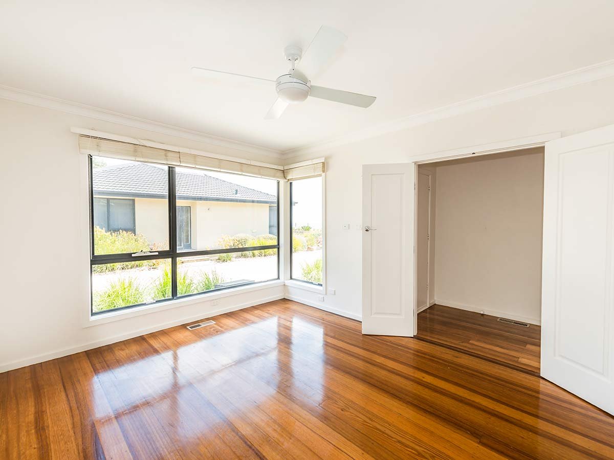 Gallery: 2/184 Beach Road