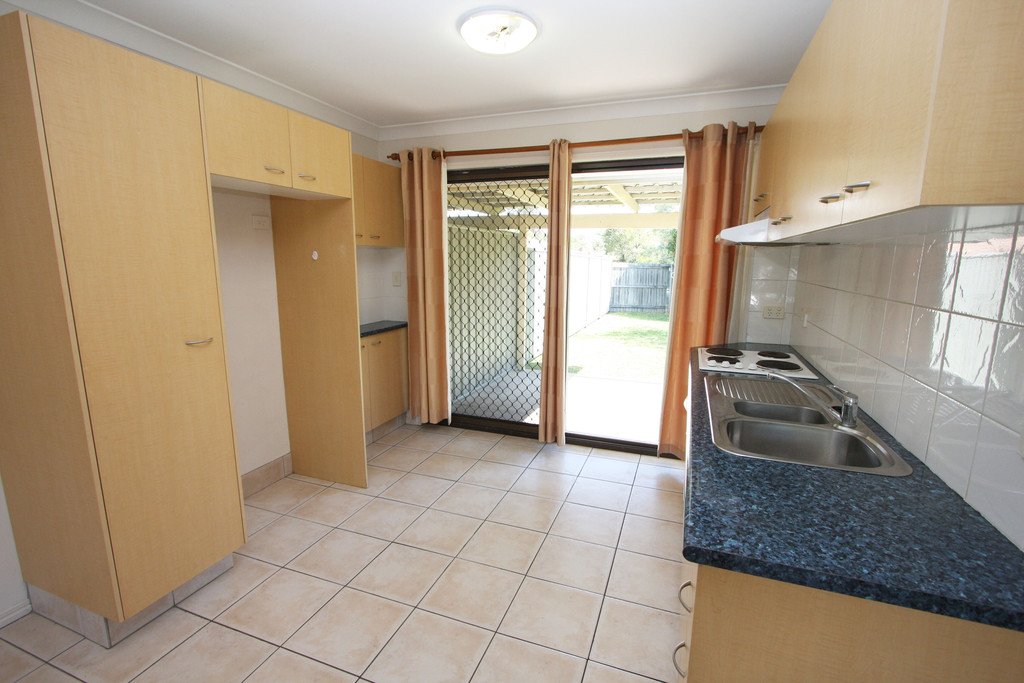 2/188 Currumburra Road ASHMORE 3