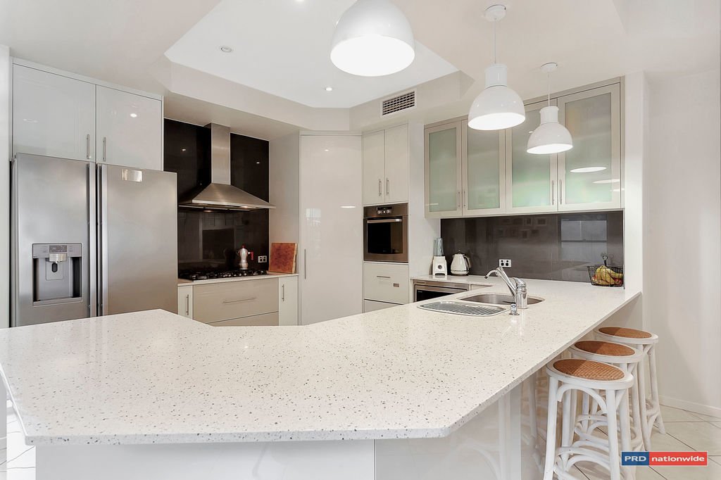 2/1890 Gold Coast Highway BURLEIGH HEADS 3