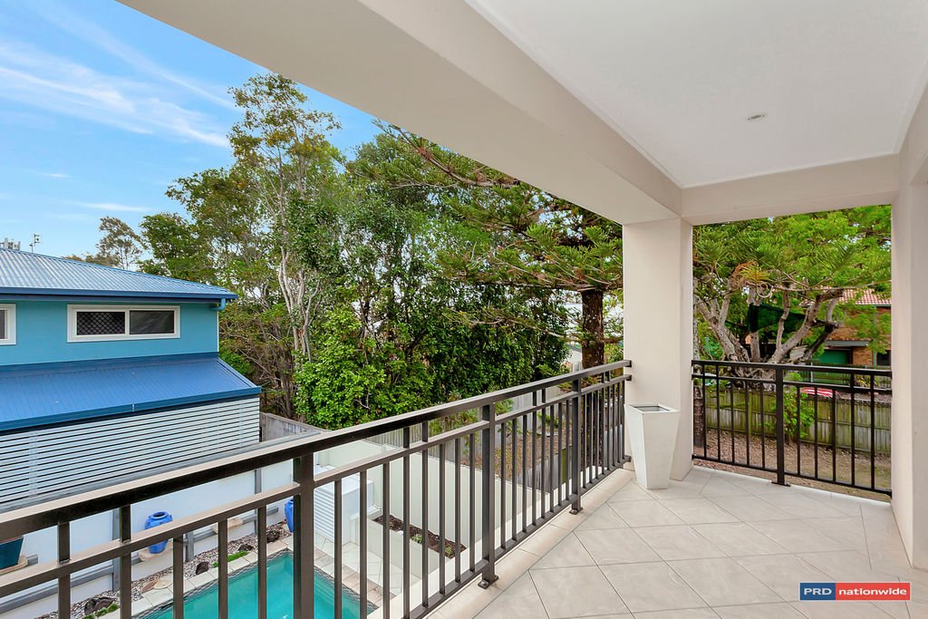 2/1890 Gold Coast Highway BURLEIGH HEADS 9