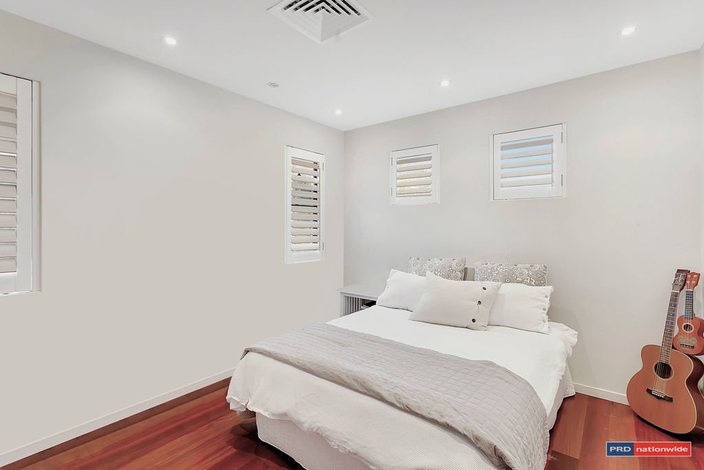 2/1890 Gold Coast Highway BURLEIGH HEADS 11