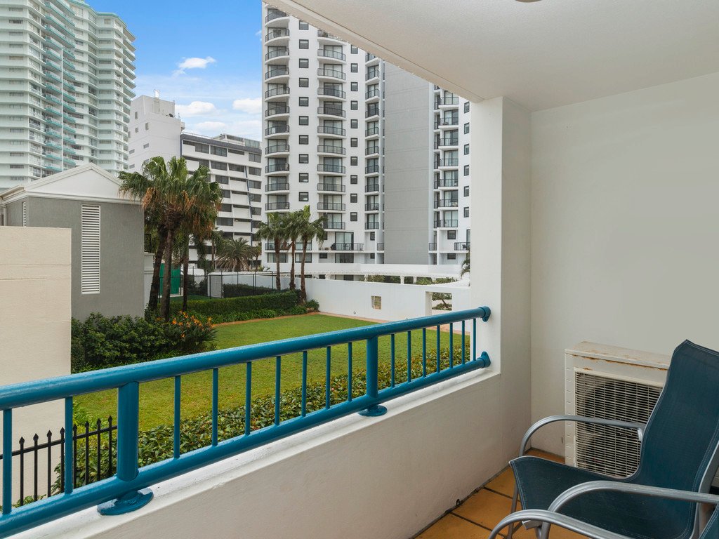 218/99 Griffith St  COOLANGATTA 7