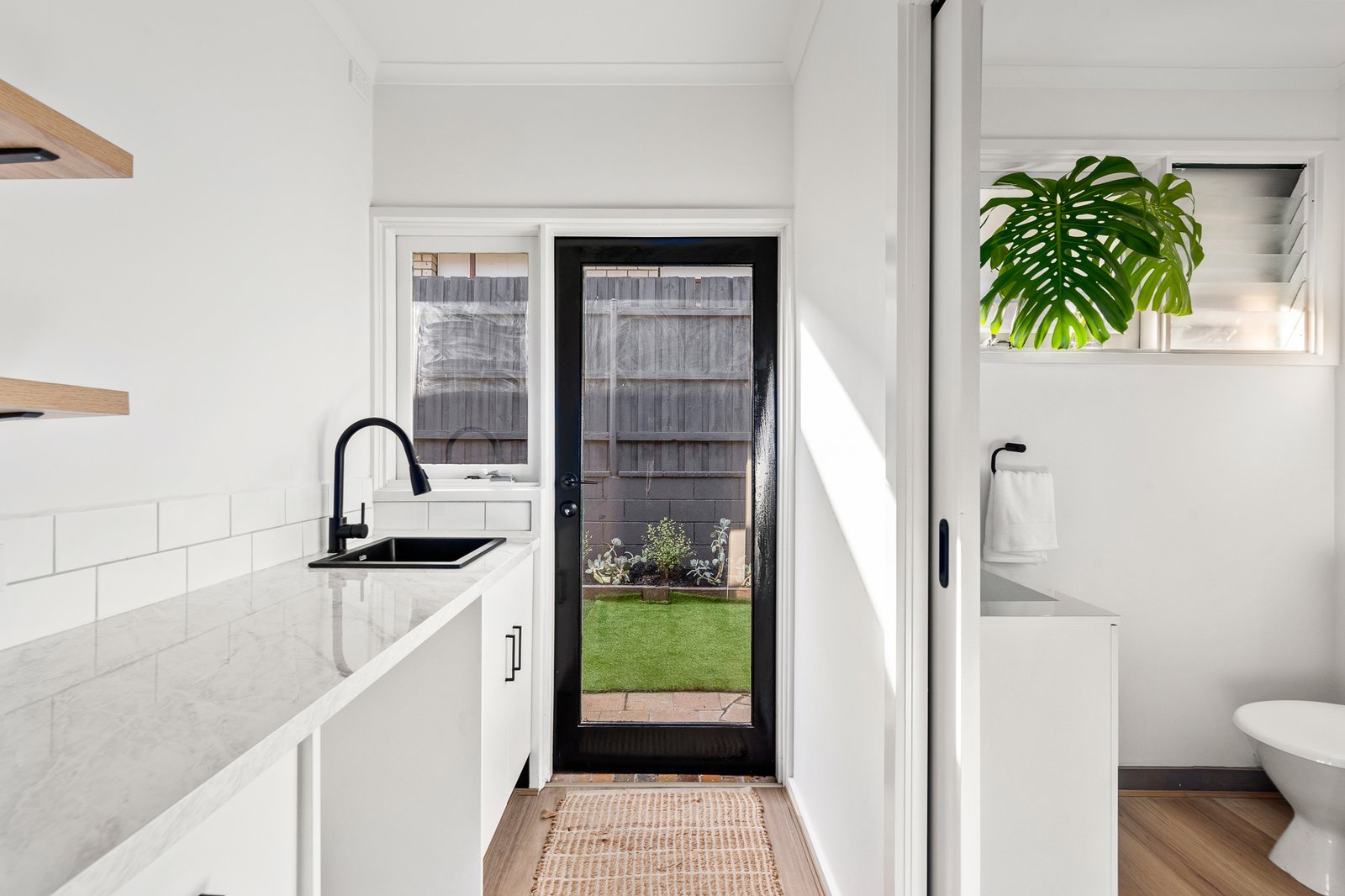 Gallery: 2/19-21 Fairway Street