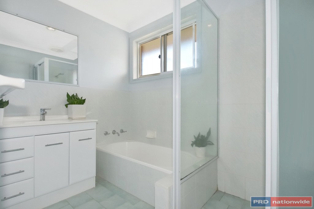 2/19-21 Flinders Drive LAURIETON 4