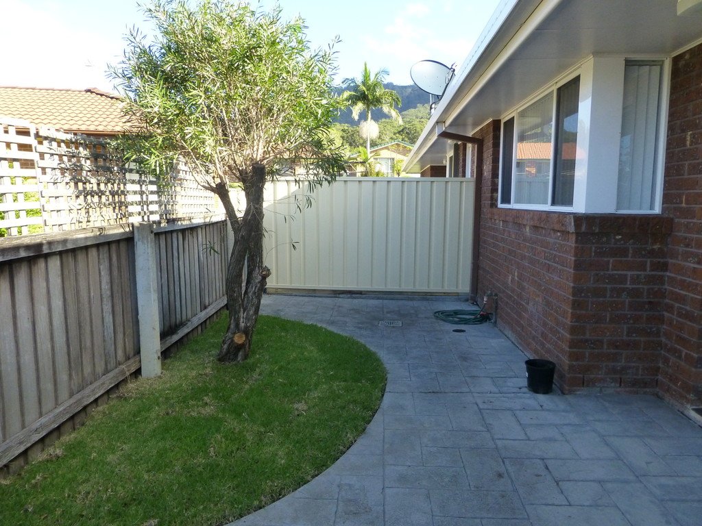 2/19-21 Flinders Drive LAURIETON 1