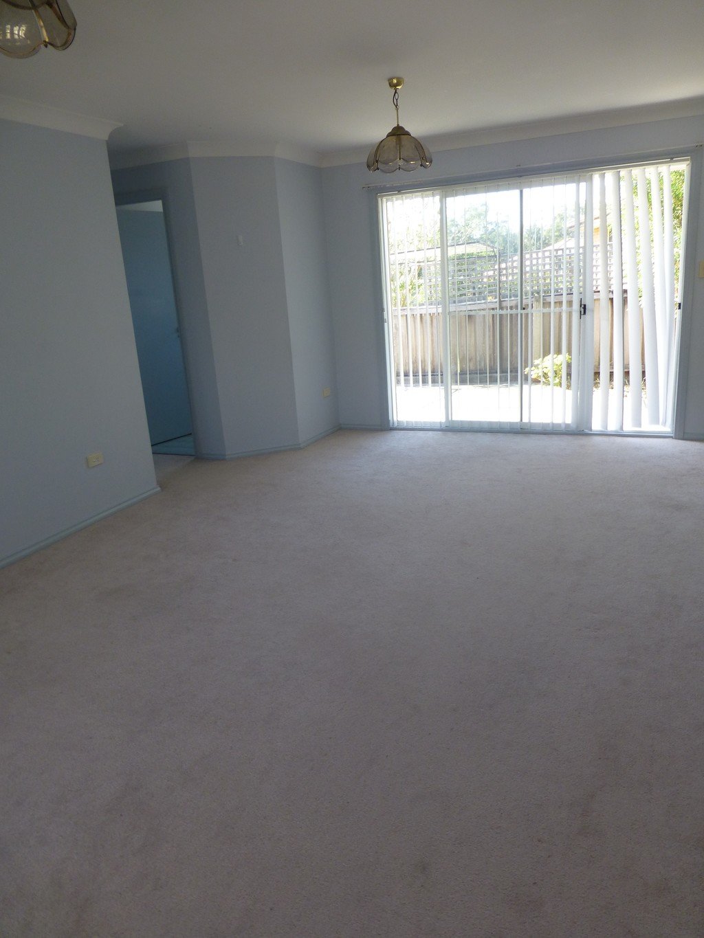 2/19-21 Flinders Drive LAURIETON 2