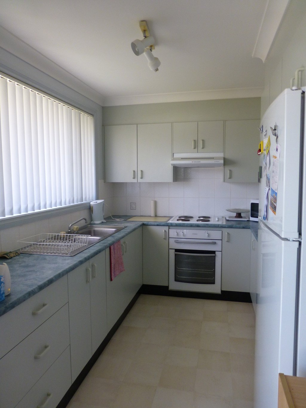 2/19-21 Flinders Drive LAURIETON 4