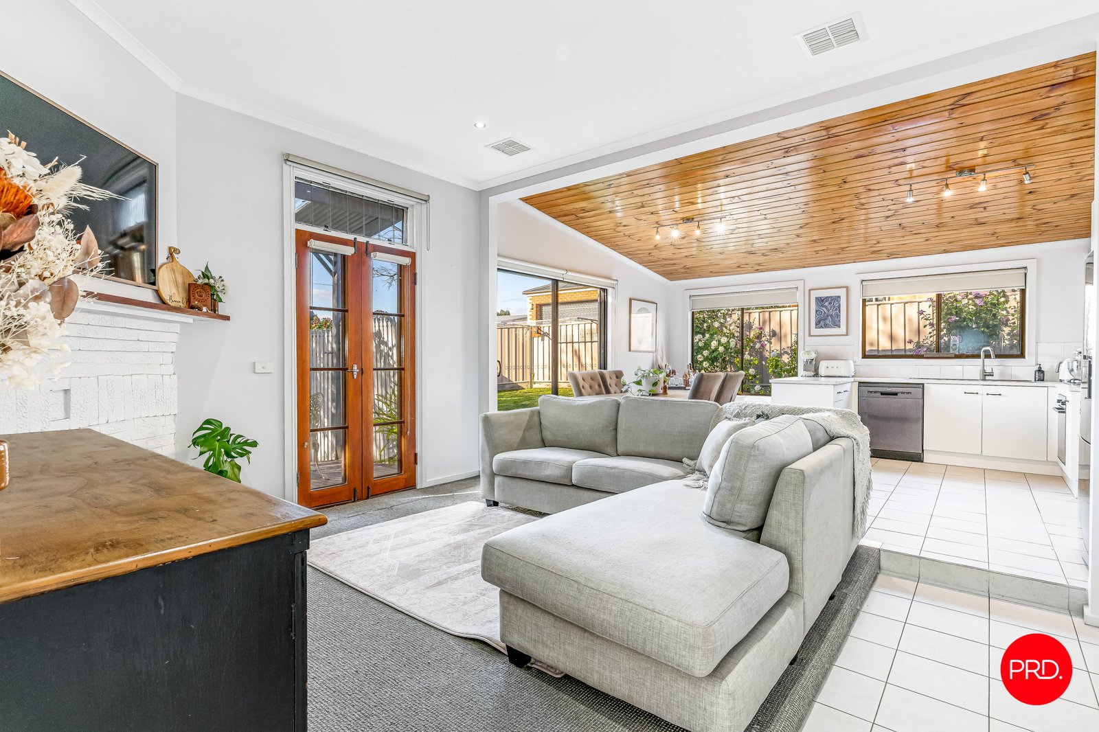 219 Allingham Street KANGAROO FLAT 6