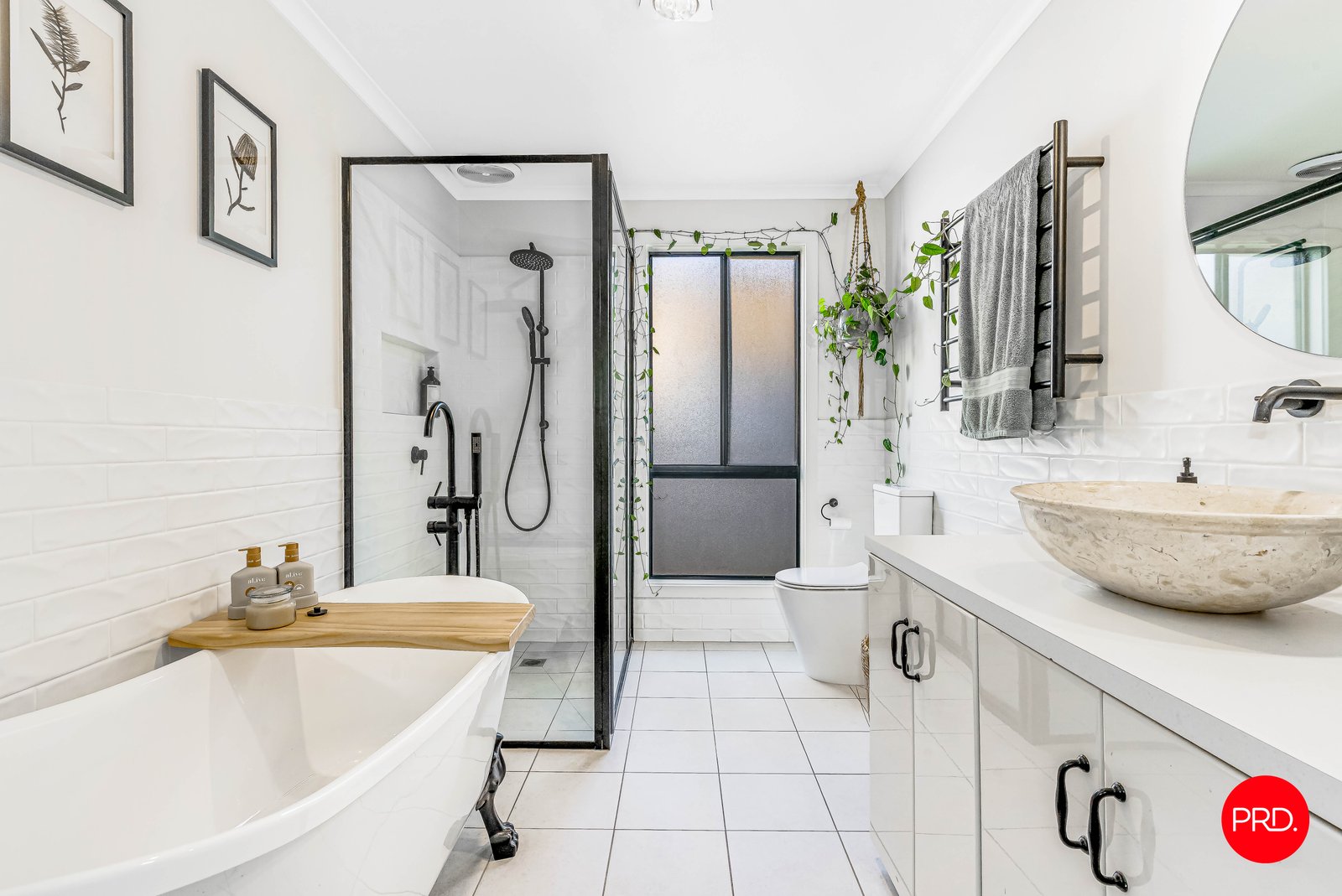 219 Allingham Street KANGAROO FLAT 9