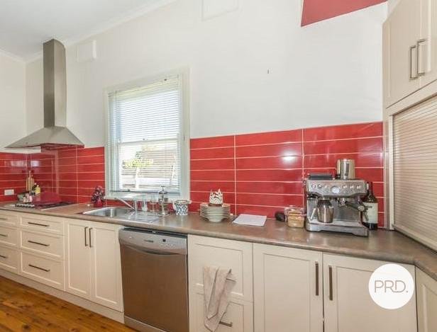 219 Beechworth Road WODONGA 5
