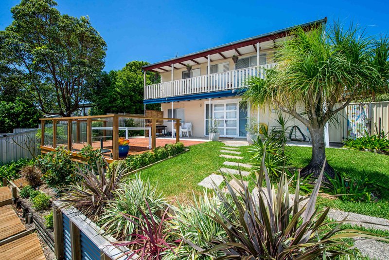 2/19 Boulder Bay Road FINGAL BAY 2