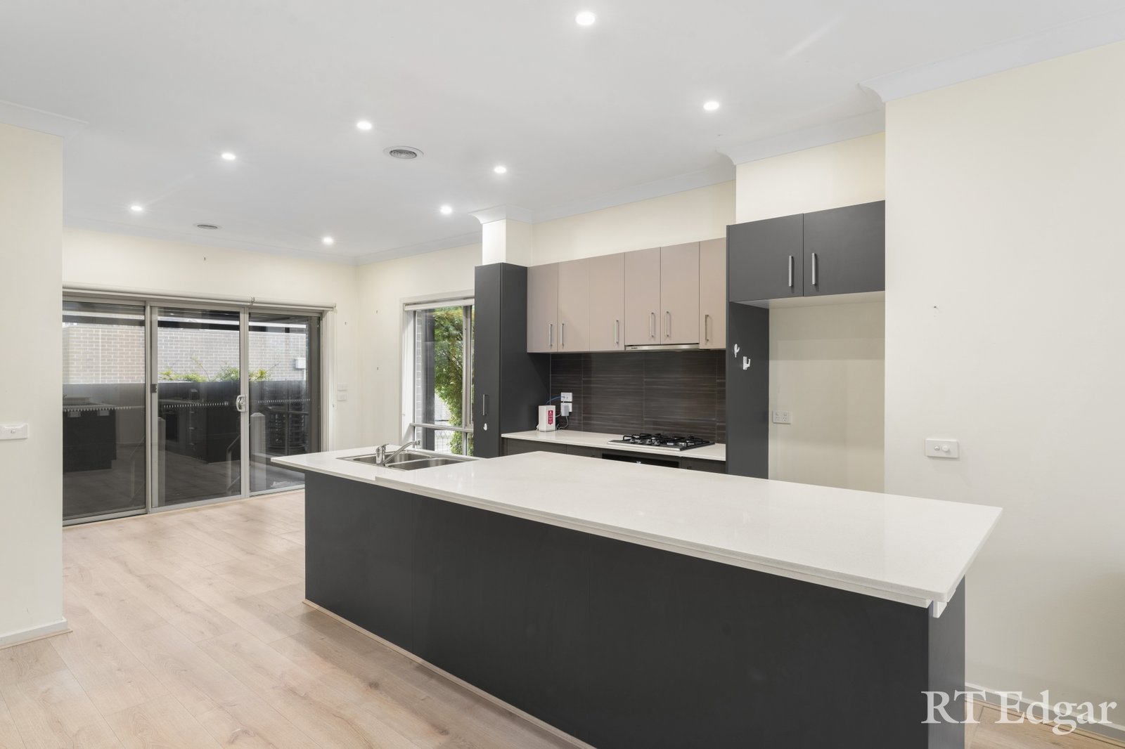 Real Estate and Property in 2/19 Brewster Street , Woodend, VIC