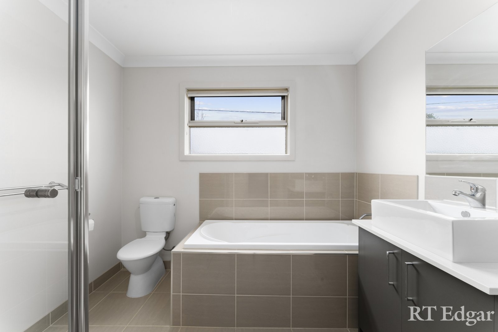 Real Estate and Property in 2/19 Brewster Street , Woodend, VIC