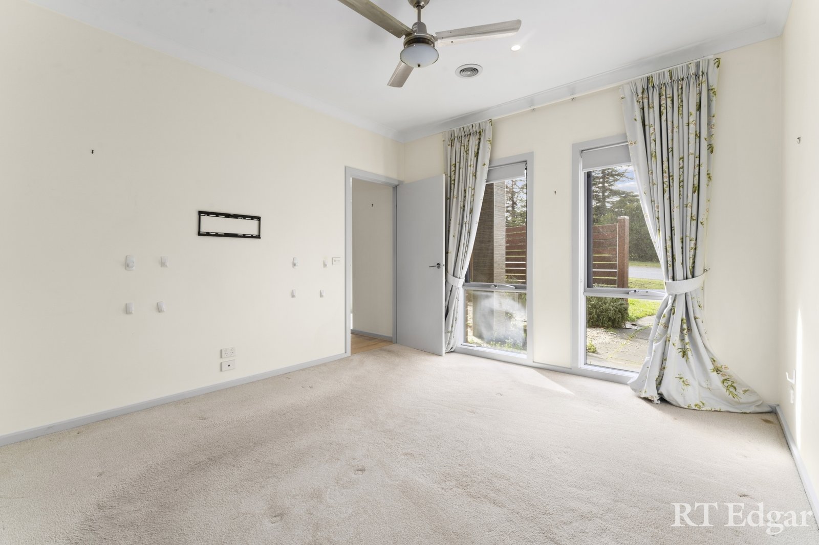 Real Estate and Property in 2/19 Brewster Street , Woodend, VIC