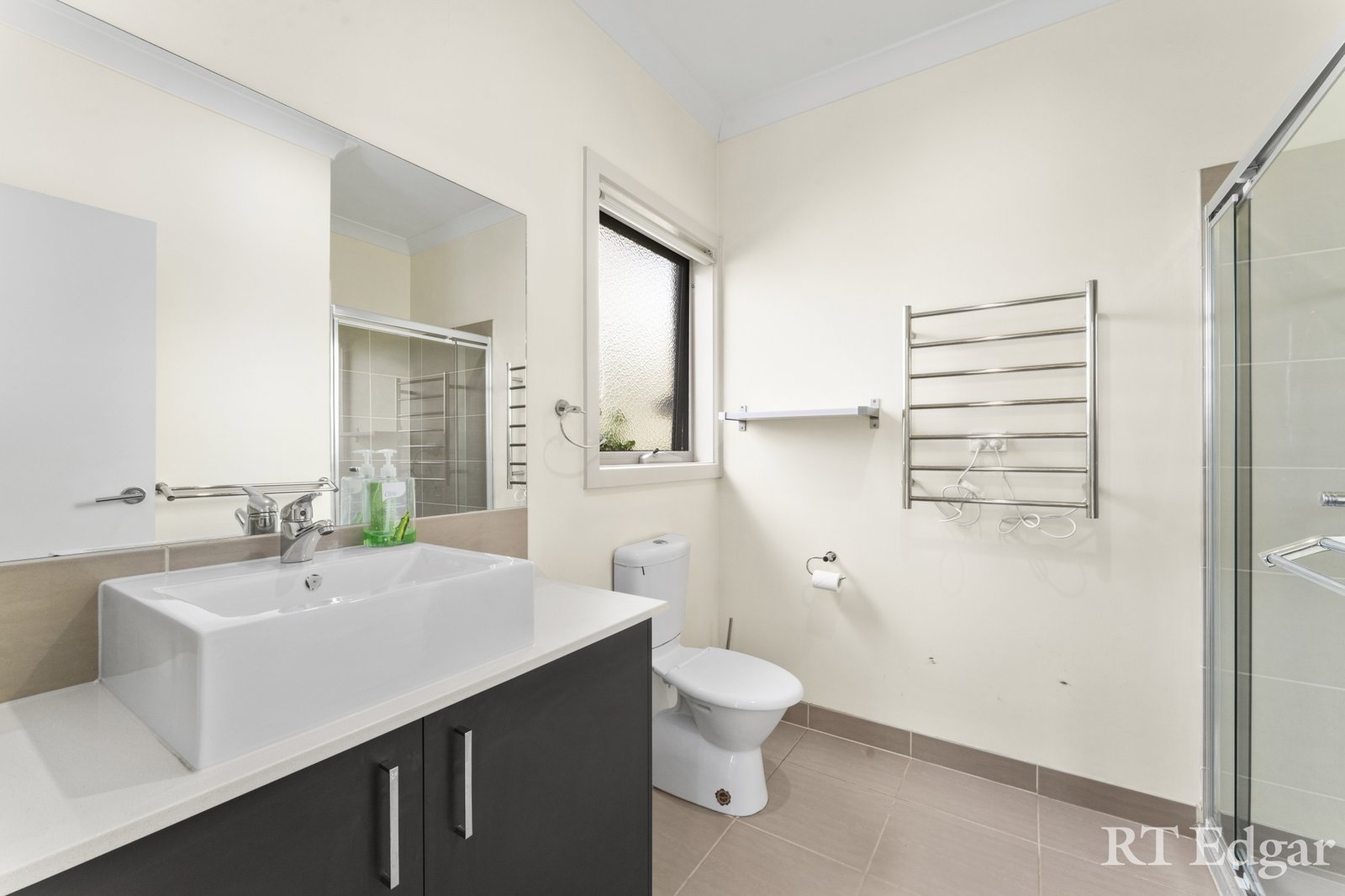 Real Estate and Property in 2/19 Brewster Street , Woodend, VIC